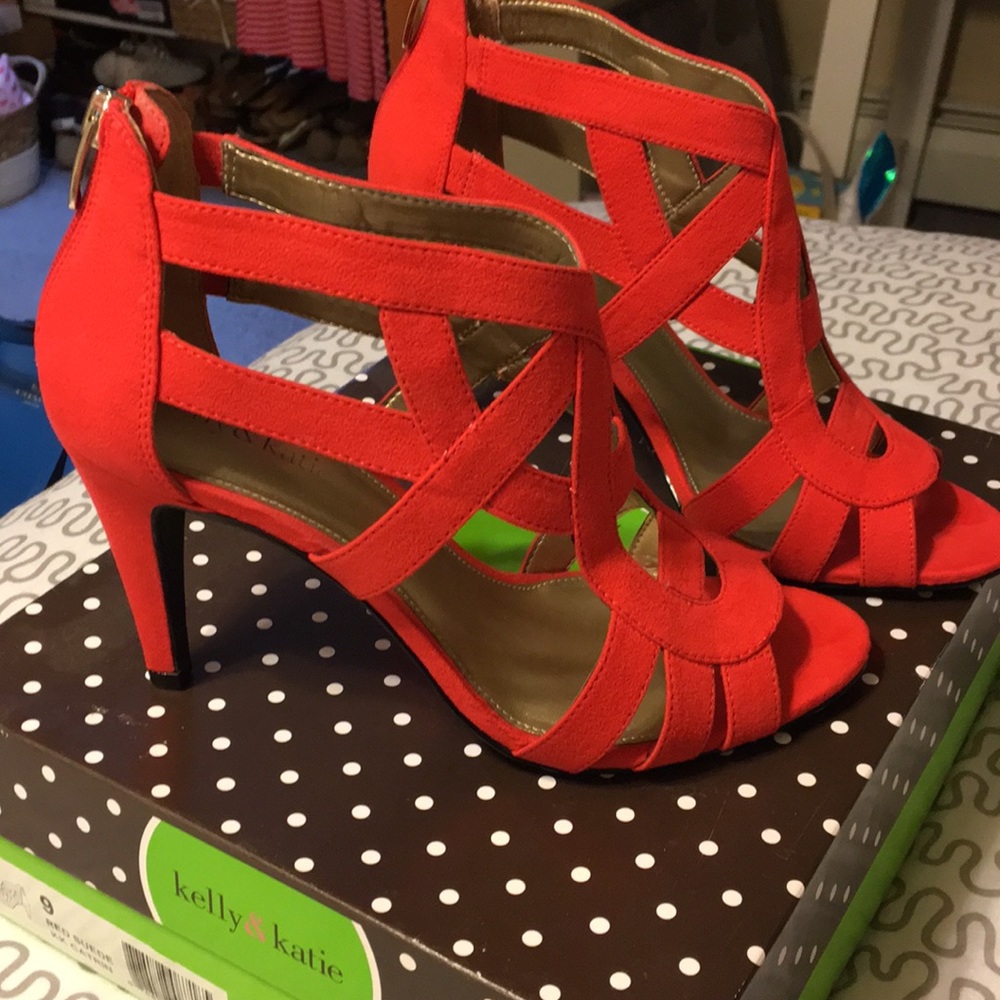 Kelly & Katie Red Suede Catrin Heels
